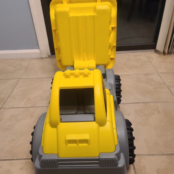 American plastic Toys American Plastic Toys Gigantic Dump Truck In Yellow And Gray